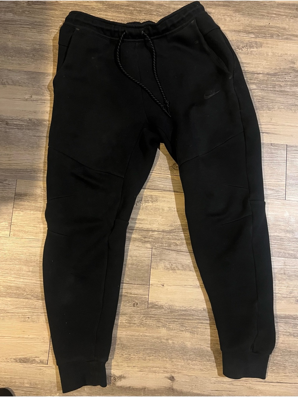 Nike Men’s Black Nike Tech Pants Size M Drawstring Elastic Waist Tapered Solid